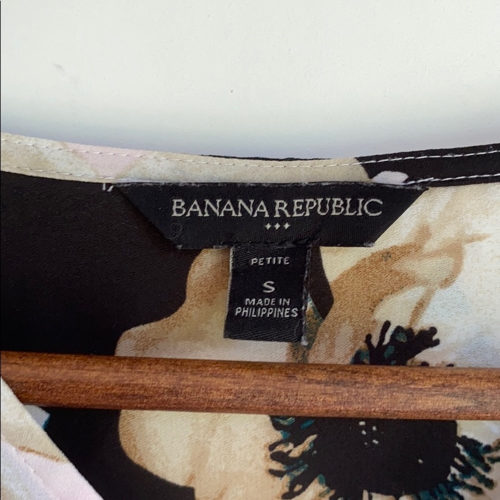 Banana Republic Floral Pleated Bell Sleeve Top PS - Picture 5 of 7